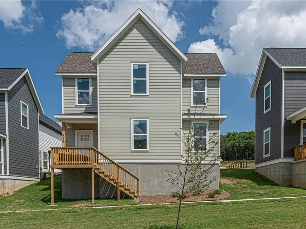 964 S Laramie Hts, Fayetteville, AR 72704