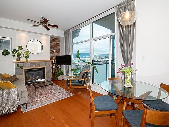 4th image of 2515 Ontario St #311