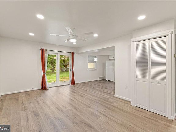 5th image of 25 Wexford Dr