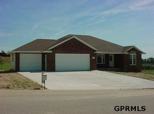 115 Lakeview Dr, Tekamah, NE 68061