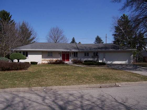 1st image of 417 Apache Dr