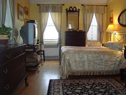 Sold by Benjamin Realty Since 1980 | media 22