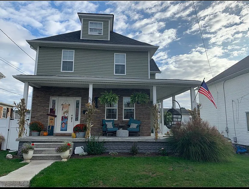 307 4th St photo 1
