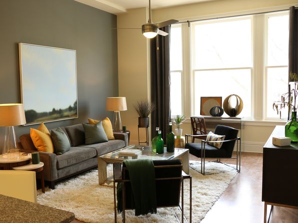 700 E Franklin St APT 902
