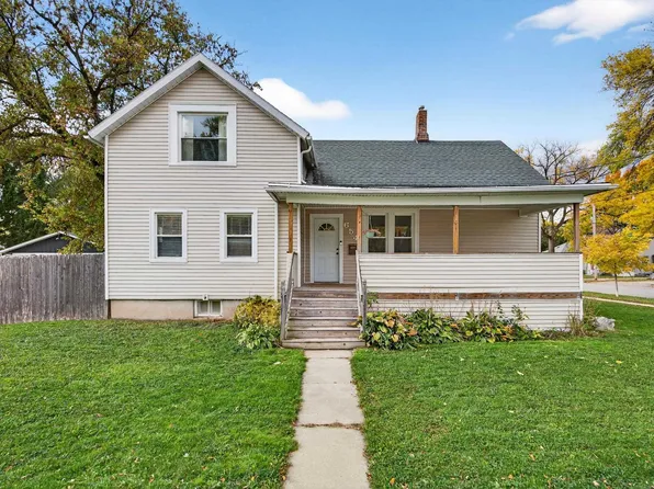 654 De Pere St, Menasha, WI 54952