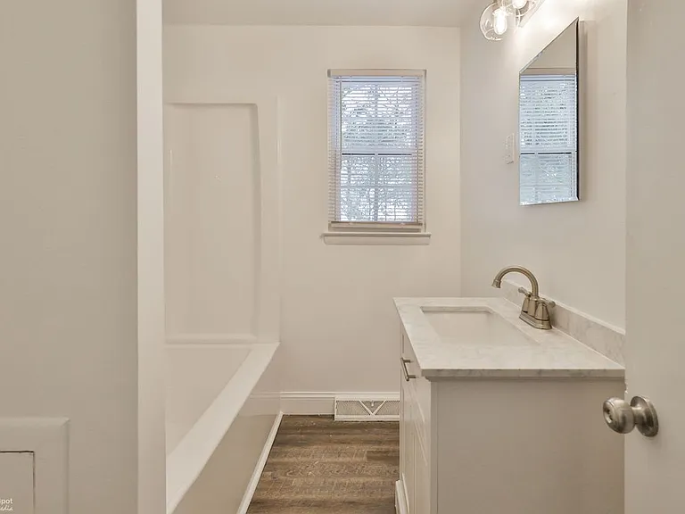 305 S Warminster Rd #B2 — Photo 3