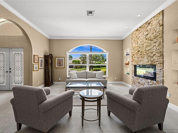 4th image of 2127 Imperial CIR