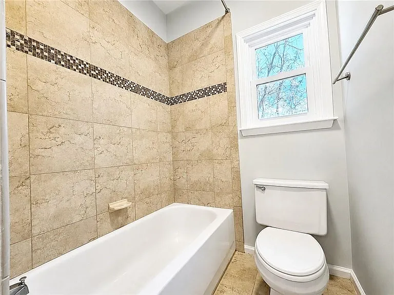 380 Belmont Chase Ct — Photo 20