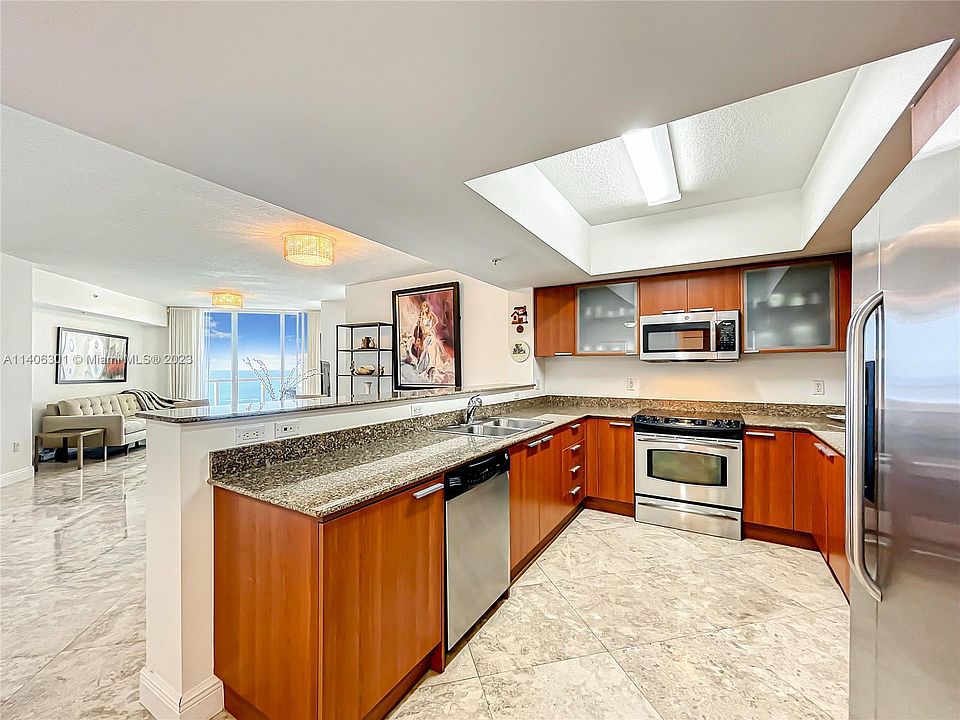 1st image of 16699 Collins Ave APT 4005
