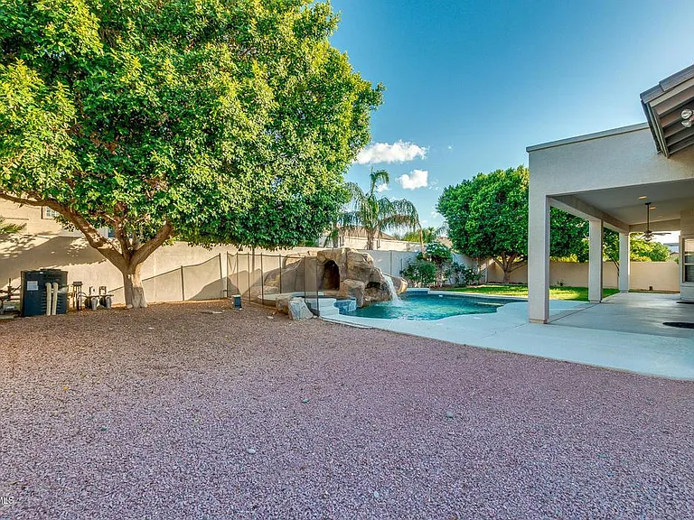7057 W Greenbriar Dr — Photo 43