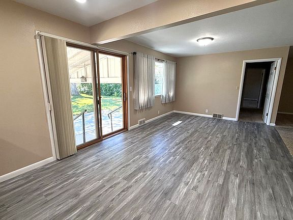 5th image of 3249 Monte Vista Dr