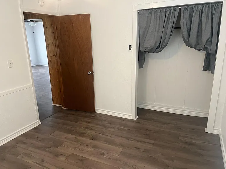 776 N Graham St — Photo 13