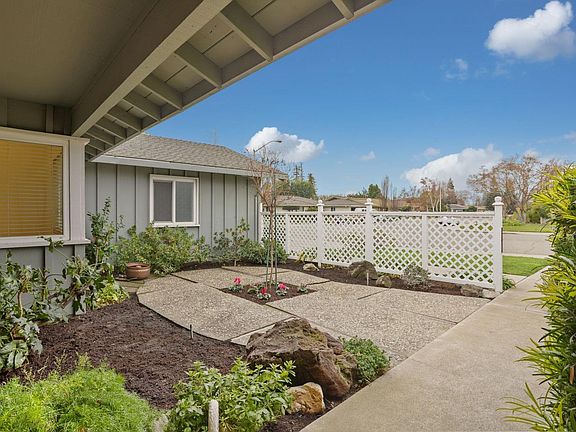 4th image of 5810 Portage Pl