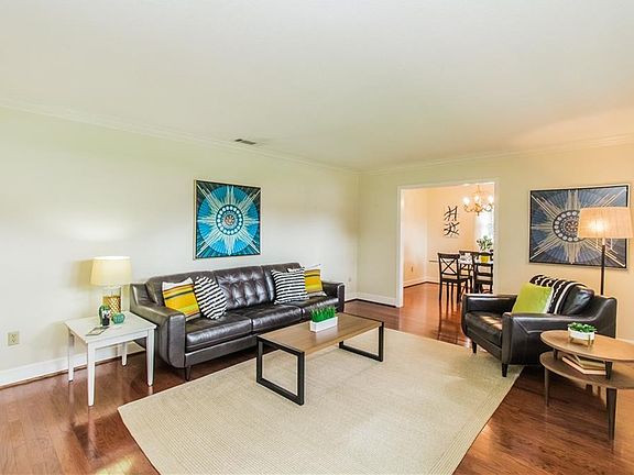 5th image of 4922 Whiteoak Dr W