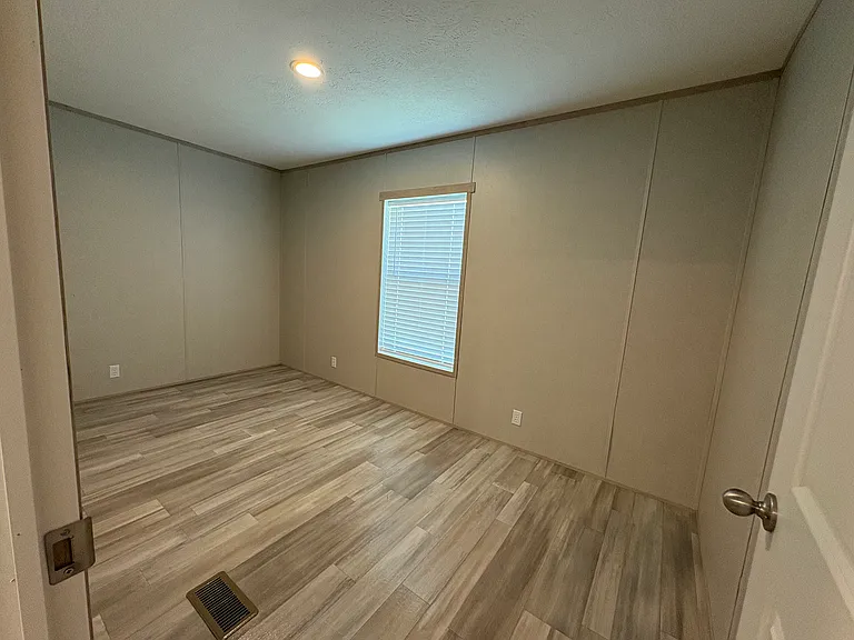 286 Pipers Ln — Photo 6