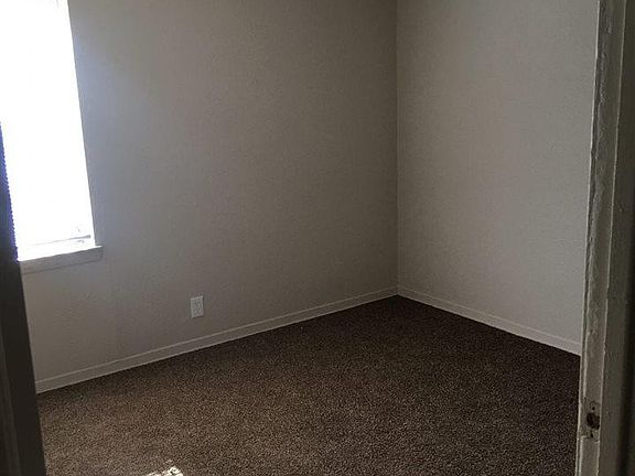 5th image of 1410 Gunnison Dr