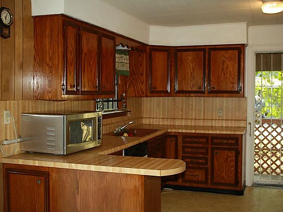 Just enough Kitchen space for cooking and entertaining.