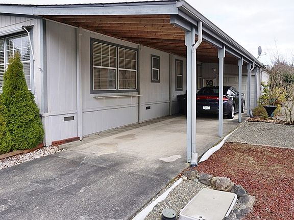2nd image of 6656 Capricorn Ln NE
