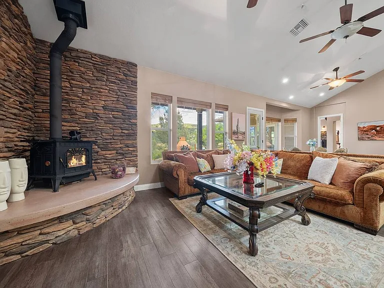18087 Newview Dr — Photo 24