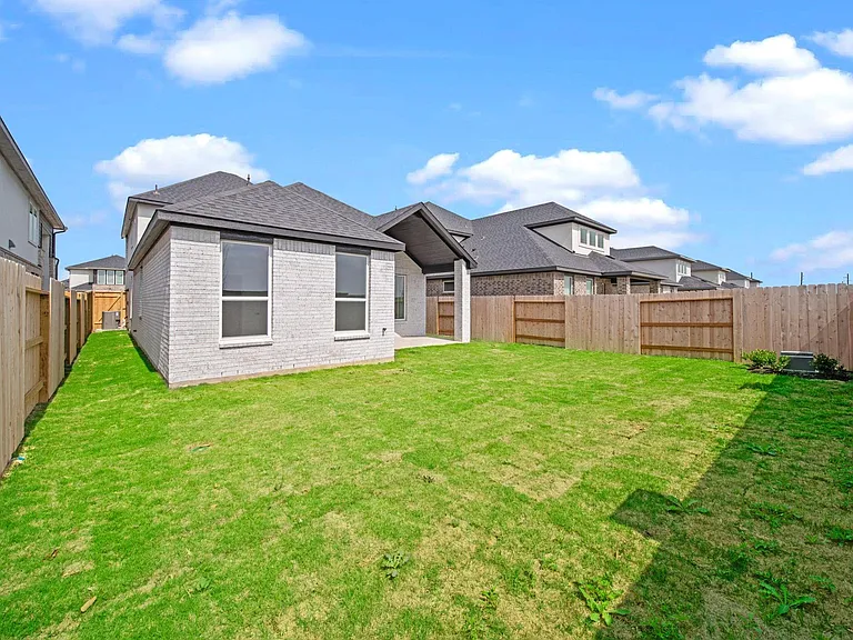 21643 Lampeter River Ln — Photo 33