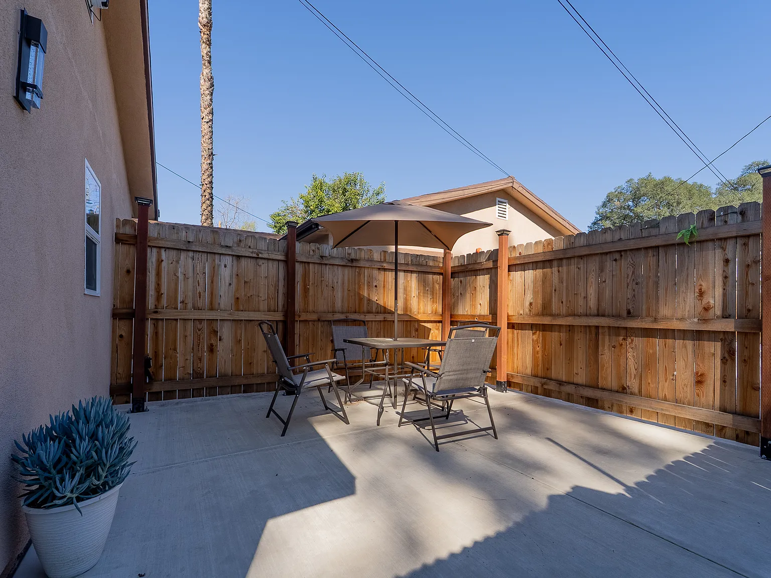 1 bed, 550 sqft, $1,999 — Photo 2