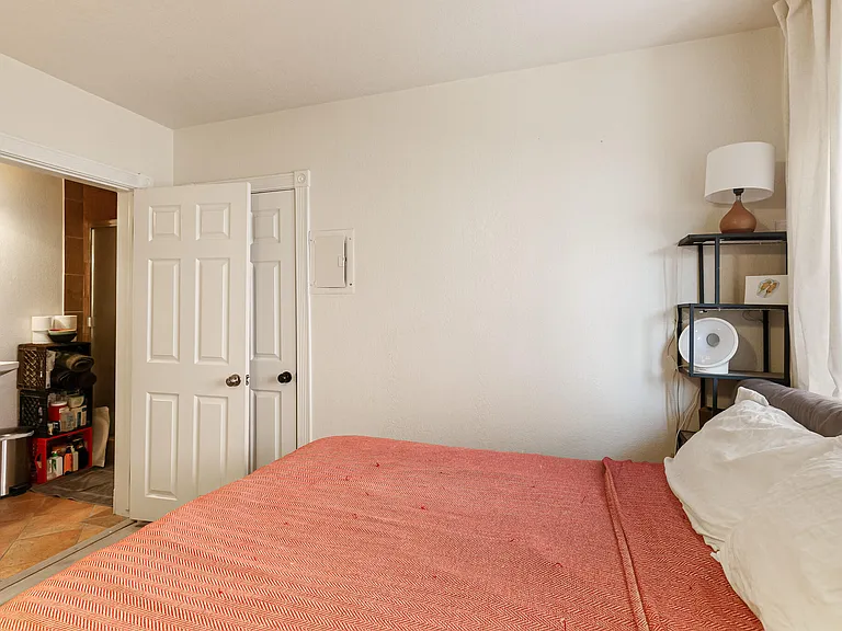 208 S Lincoln St #C — Photo 9