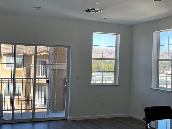 2nd image of 88 N Jackson Ave Unit 417