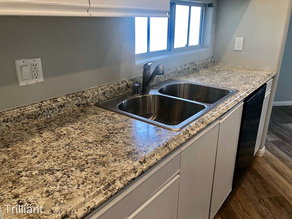 1st image of 1450 N Vista St APT 204