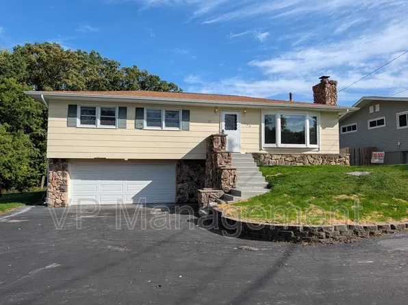 1109 33rd St, Bettendorf, IA 52722