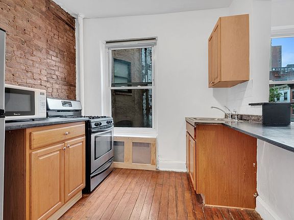 2nd image of 252 E 32nd St APT 3W