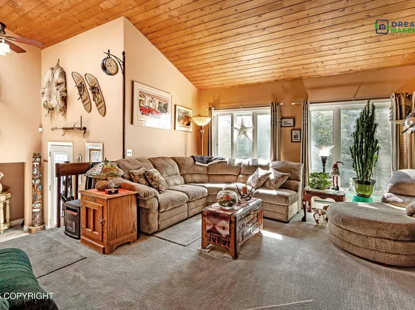 5525 E Juniper Dr, Wasilla, AK 99654