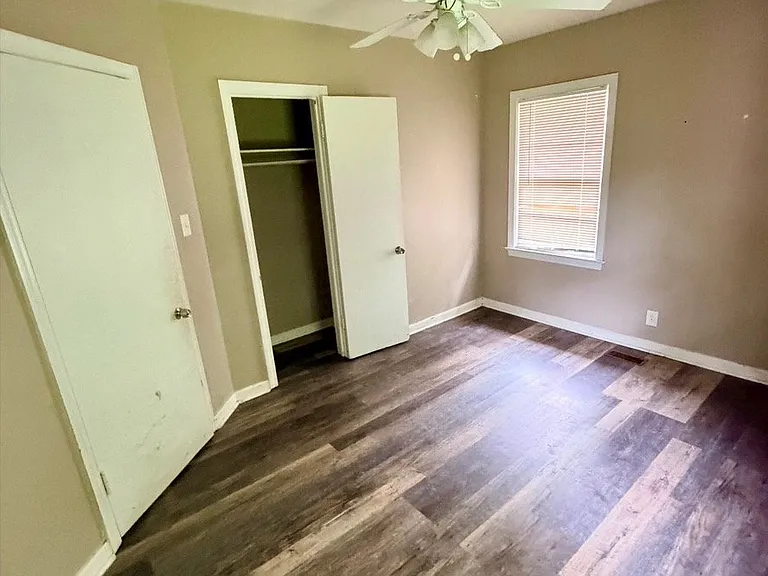 527 Englewood Dr — Photo 17