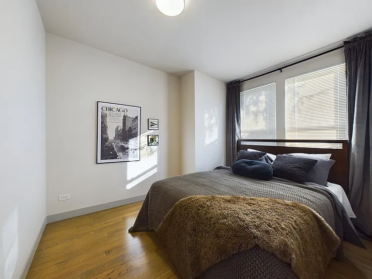 2439 W Walton St #1 — Photo 7