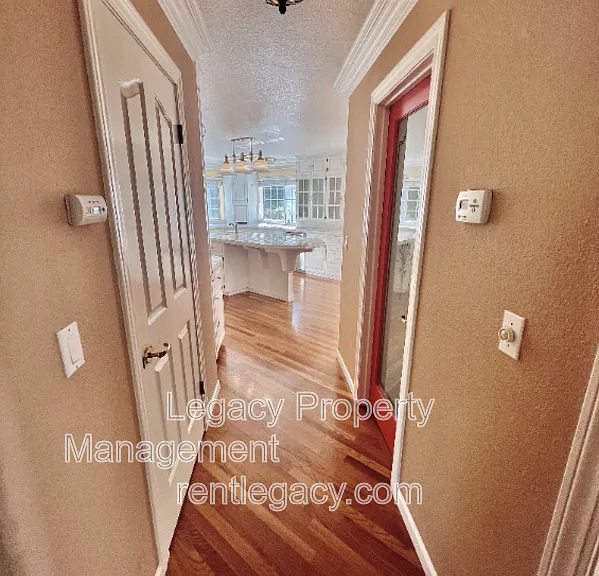2552 Cotswold Hill Dr — Photo 6