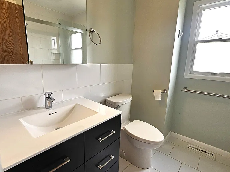 33 Cooks Ct — Photo 4
