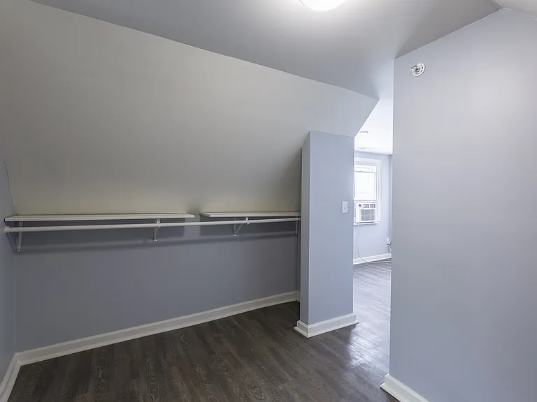 1147 Park Ave — Photo 41