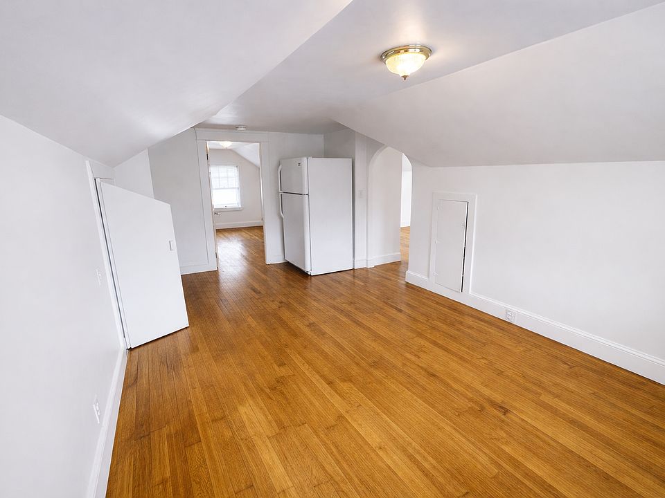 1st image of 34 Pond St Floor 3