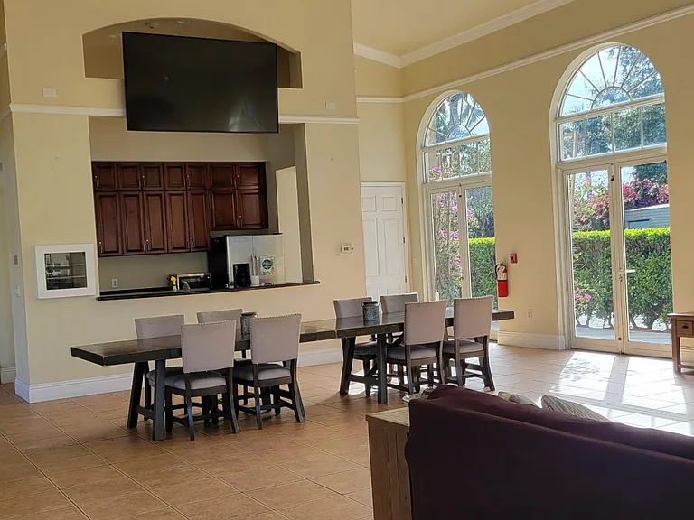 970 NE 34th Ave #103 — Photo 34