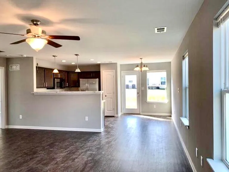 8188 Driftwood Loop — Photo 2