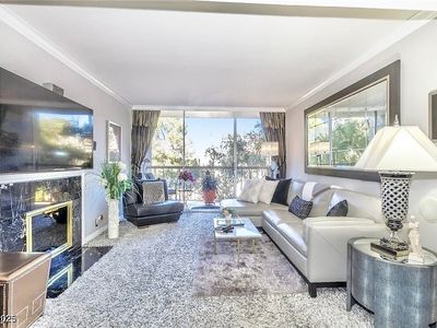 730 S Royal Crest Cir UNIT 424, Paradise Town, NV, 89169