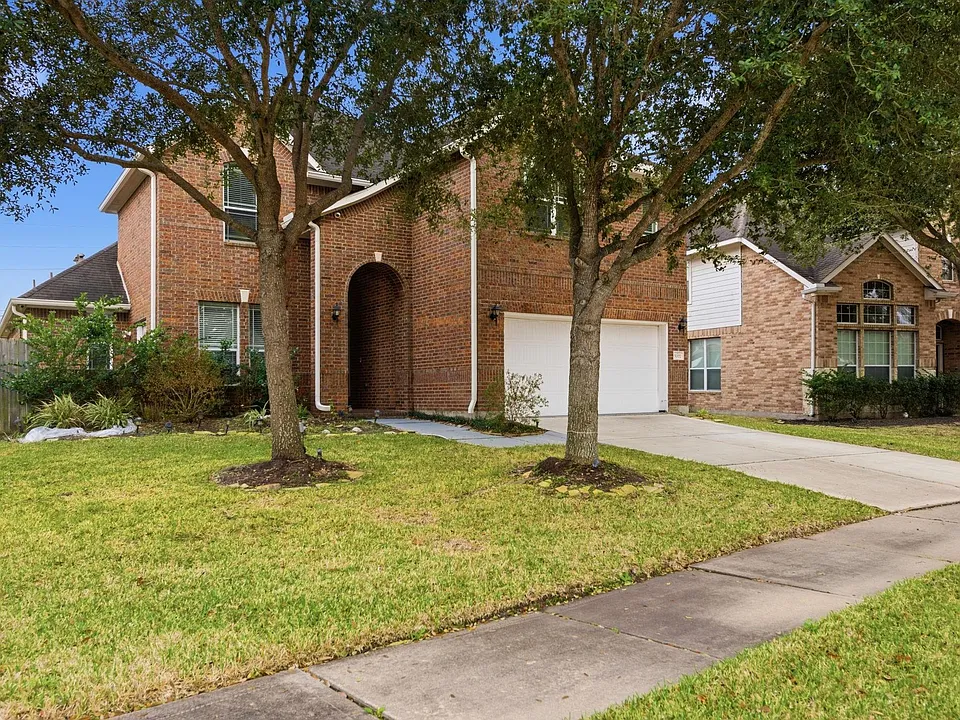 5002 Rollingstone Rd