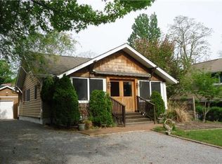 106 Bay Dr E, Huntington, NY 11743