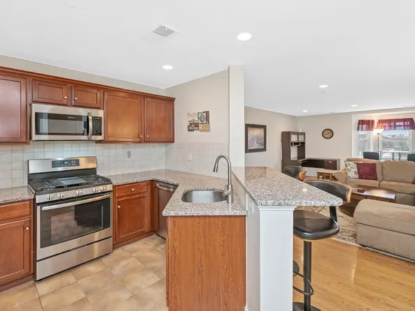 120 Wyllis Ave Unit 405, Everett, MA 02149