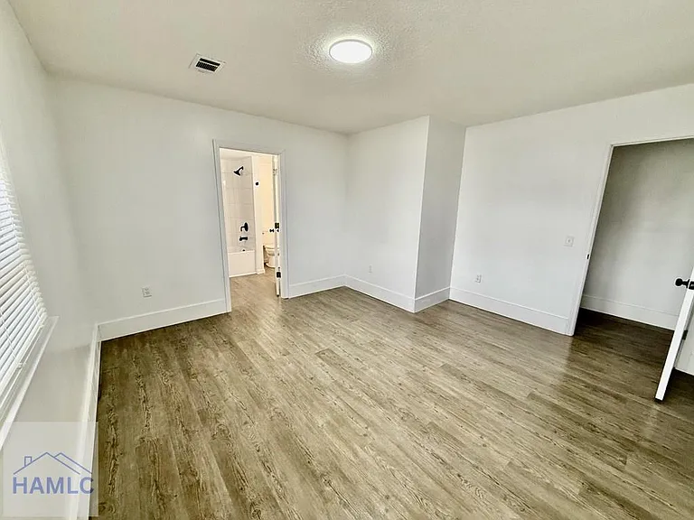 204 N Palm St — Photo 15
