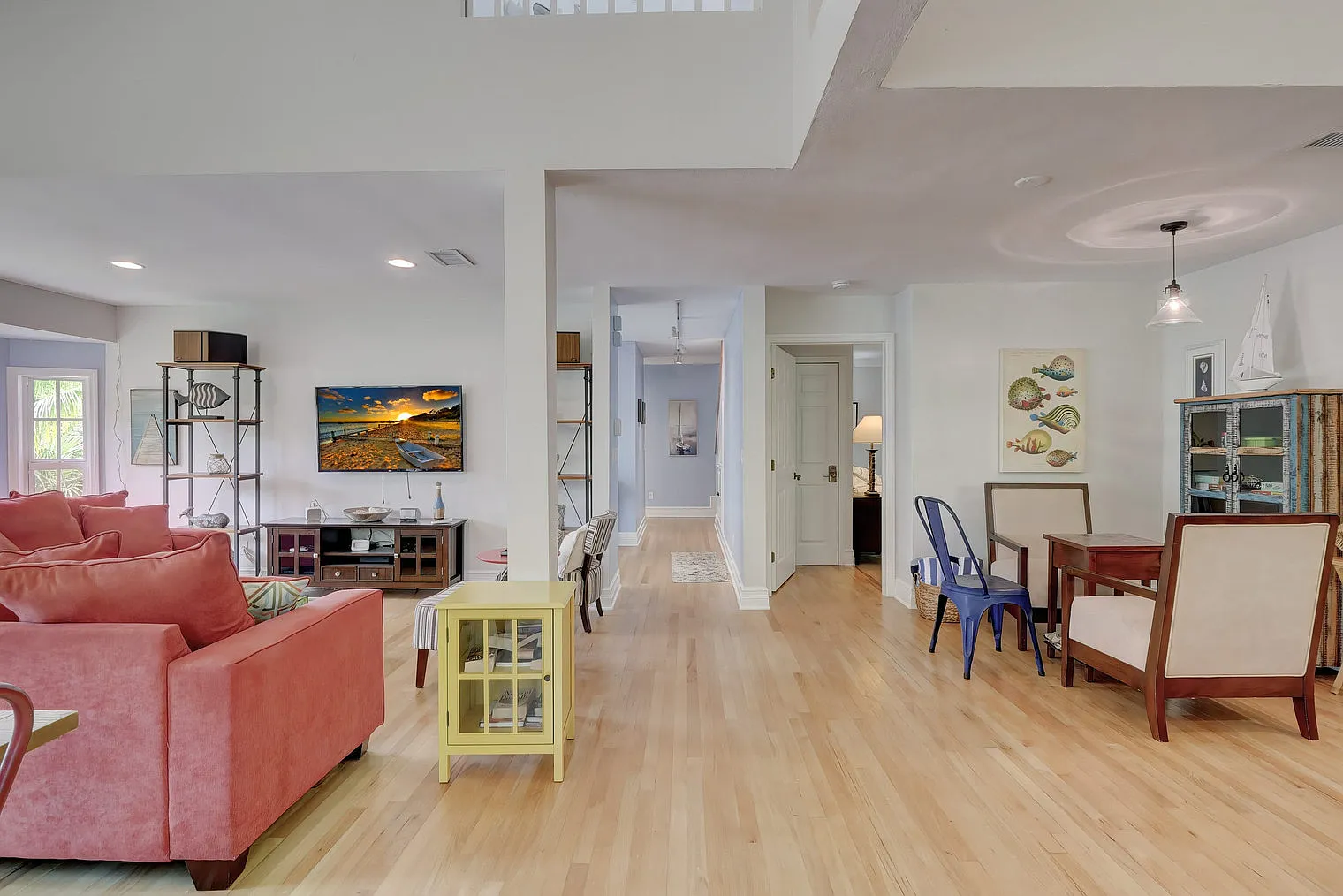 3 bed, 2.0 bath, 2249 sqft, $4,695 — Photo 2