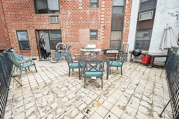 Rented by Genik Group Corp | media 11