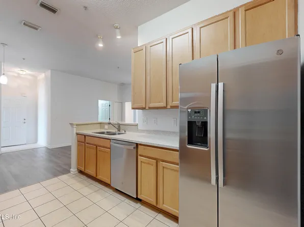 7060 Deer Lodge Cir Unit 108, Jacksonville, FL 32256