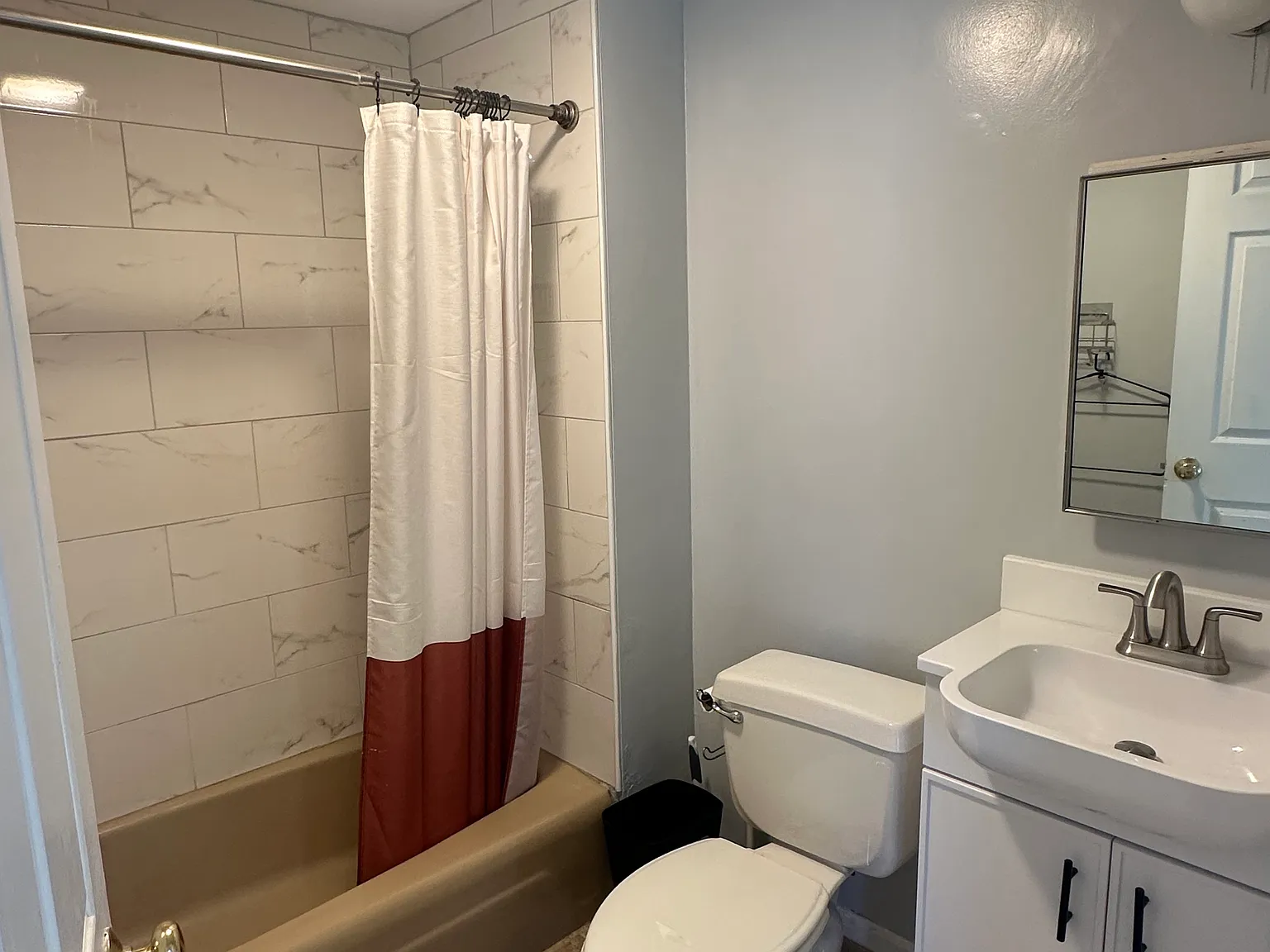 1 bed, 573 sqft, $1,900 — Photo 2