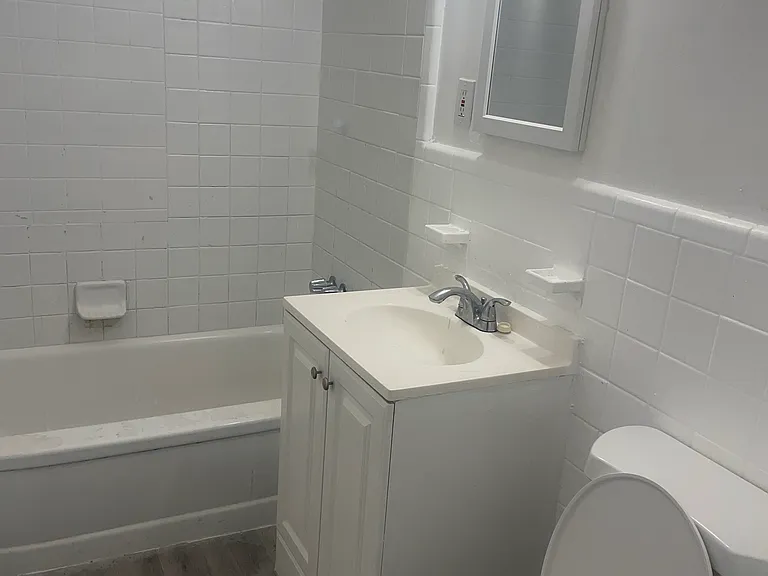21320 Eastwood Blvd — Photo 3
