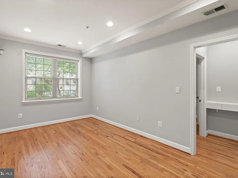 430 Irving St NW #102 — Photo 18